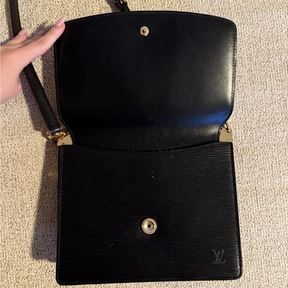 LOUIS VUITTON Epi Grenelle Shoulder Bag Black - Picture 14 of 16